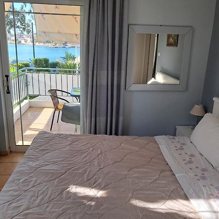 Top Floor On Villa, 3' From Center, By The Sea! Host Is Efi Kwsta Préveza Kültér fotó