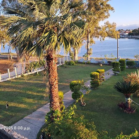 Top Floor On Villa, 3' From Center, By The Sea! Host Is Efi Kwsta Préveza Kültér fotó
