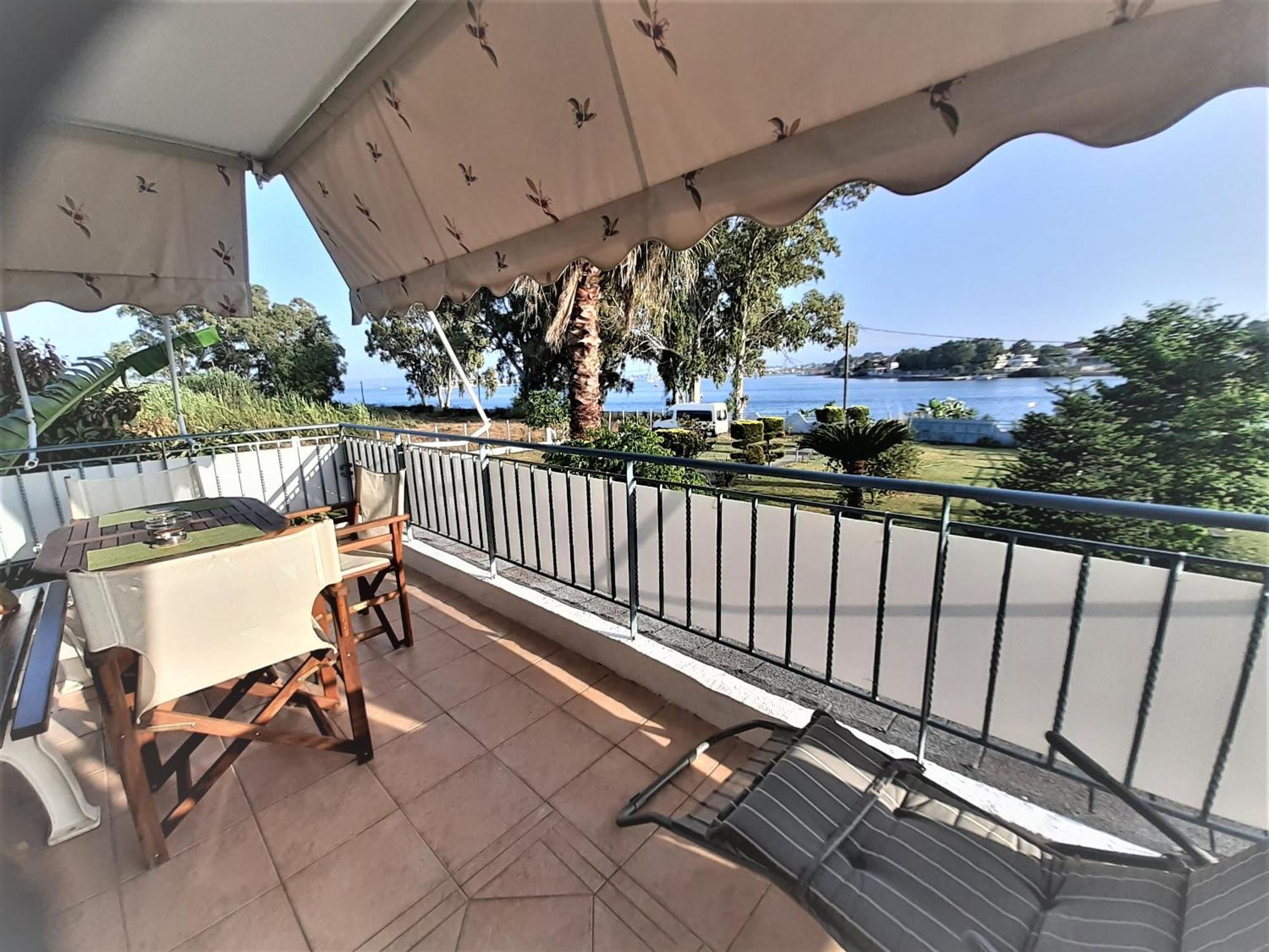 Top Floor On Villa, 3' From Center, By The Sea! Host Is Efi Kwsta Préveza Kültér fotó
