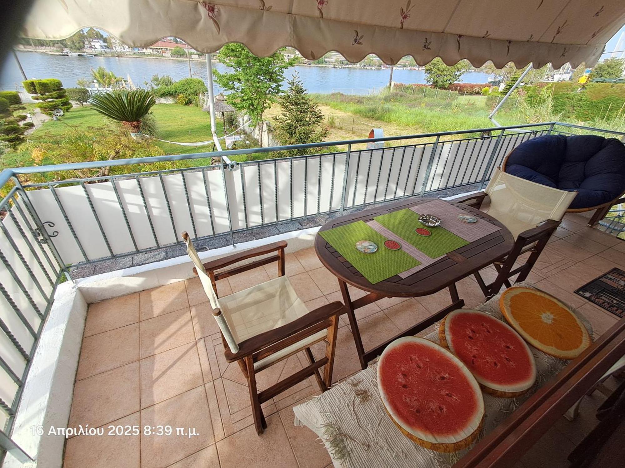 Top Floor On Villa, 3' From Center, By The Sea! Host Is Efi Kwsta Préveza Kültér fotó